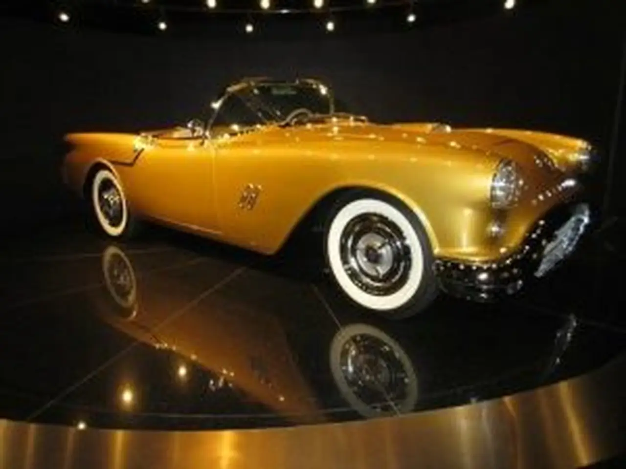 5. Oldsmobile Seri F 88 Buatan Tahun 1954